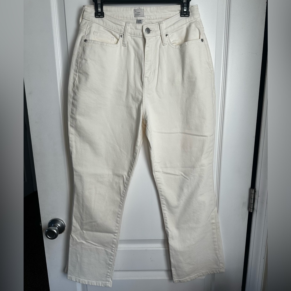 a new day Women’s Cream Straight-Leg Jeans